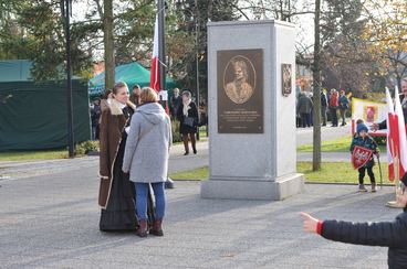 Jarmarkiem Świętomarcińskim uczcili w Widawie dzień 11 listopada